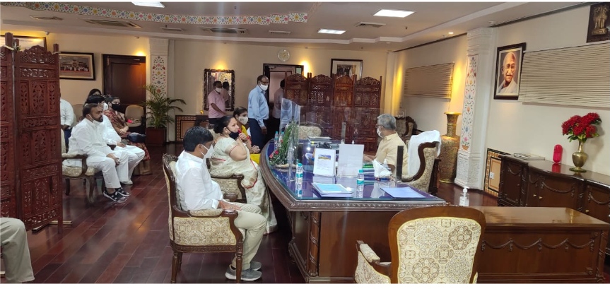 नवनिर्वाचित विधायकों ने ली शपथ