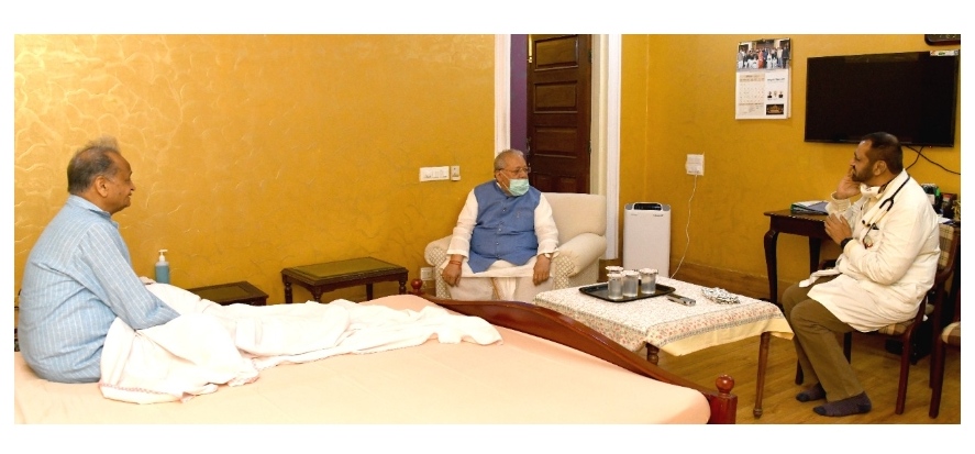 प्रोटोकॉल तोड़कर सीएम हाउस पहुंचे राज्यपाल प्रोटोकॉल तोड़कर सीएम हाउस पहुंचे राज्यपाल