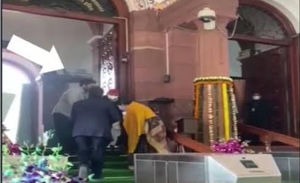 सत्ता और संस्कार दोनों अपनी-अपनी जगह