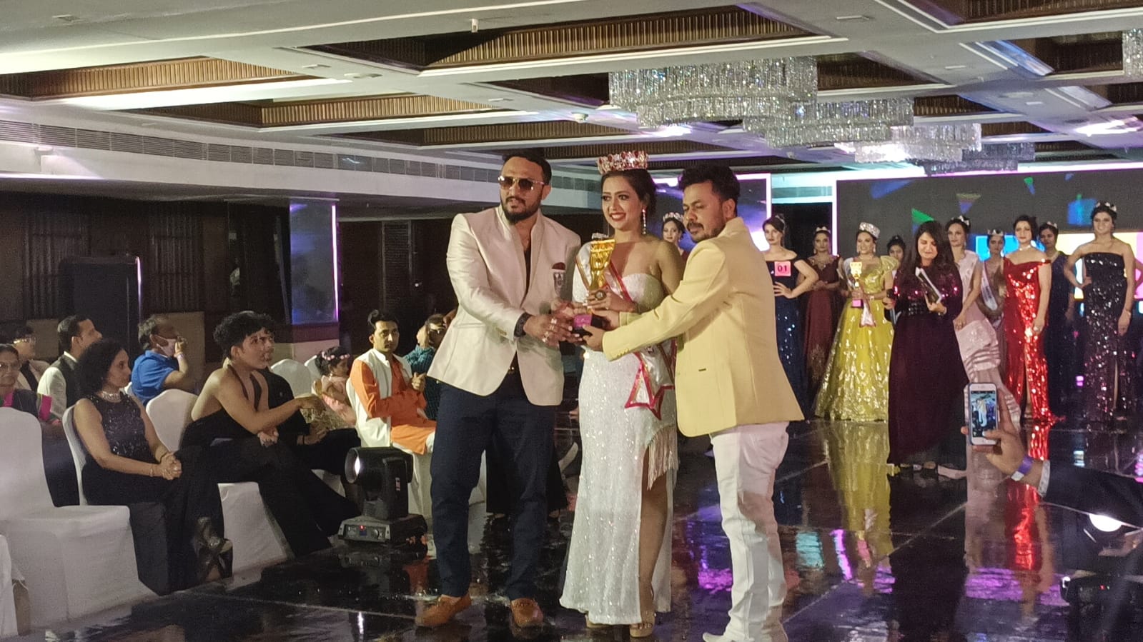 मिसेज इंडिया 2022 प्रतियोगिता में अंकिता श्रीवास्तव प्रथम रनरअप