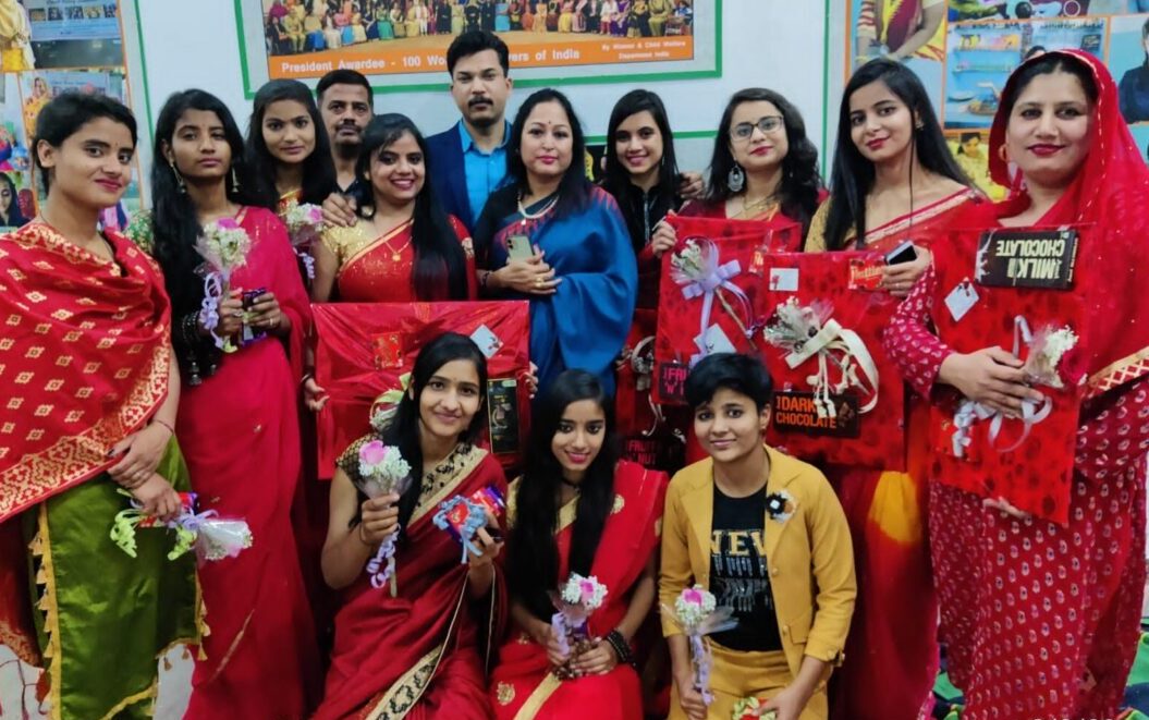 महिलाओं और बालिकाओं के पंखों को मिली उड़ान