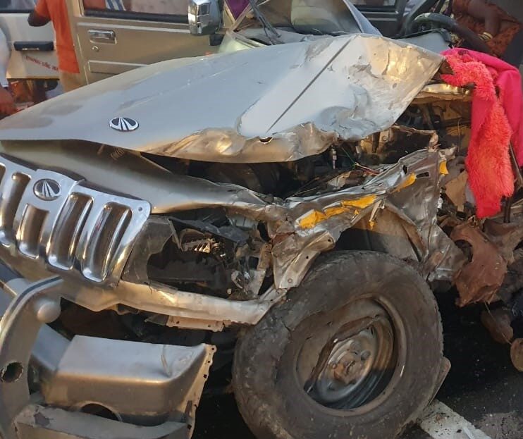 बीकानेर में भीषण सड़क हादसा, ट्रक के नीचे दबी महिला, पांच की मौत