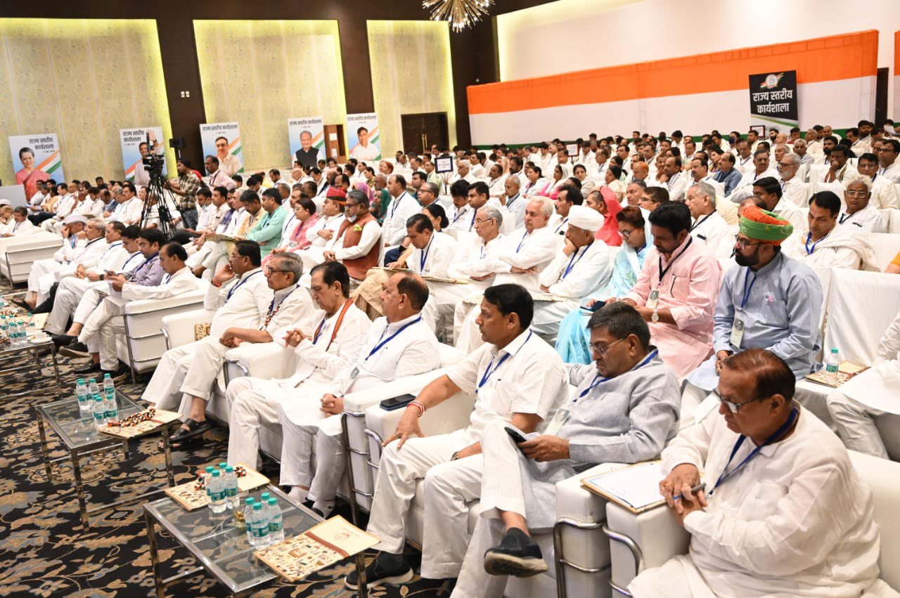 गहलोत-पायलट में फिर छिड़ा “कोल्ड वार” ! गहलोत-पायलट में फिर छिड़ा “कोल्ड वार” !