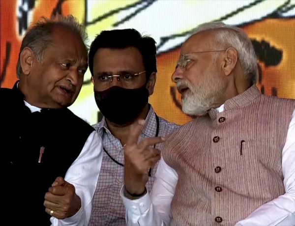 पीएम मोदी-सीएम गहलोत बने एक दूसरे के पूरक ! पीएम मोदी-सीएम गहलोत बने एक दूसरे के पूरक !