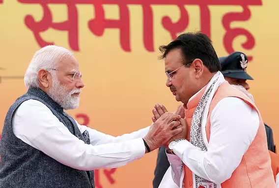 जब कुर्सी से खड़े हो गए मुख्यमंत्री भजनलाल…!