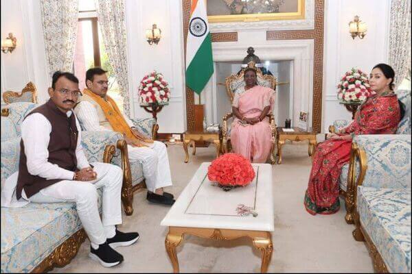 राजस्थान के CM-Dy. CM की राष्ट्रपति से शिष्टाचार मुलाकात राजस्थान के CM-Dy. CM की राष्ट्रपति से शिष्टाचार मुलाकात