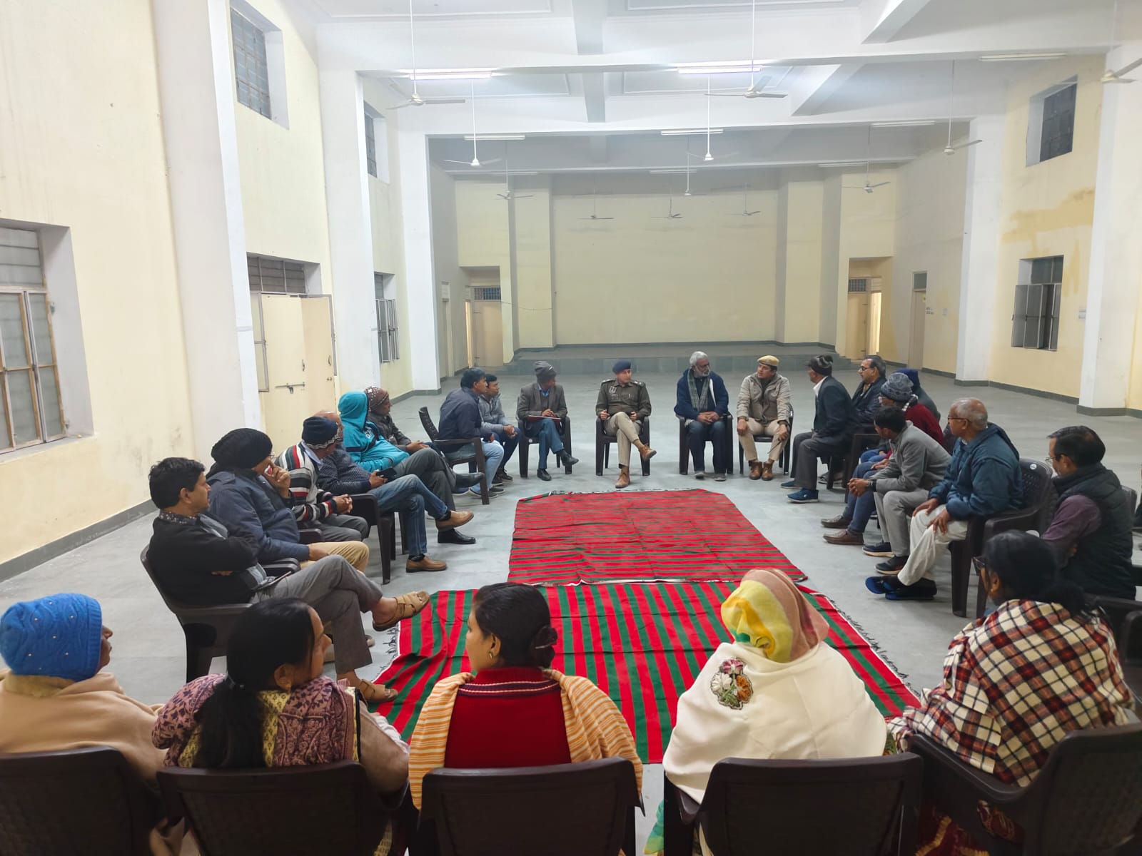 मानसरोवर पत्रकार कॉलोनी में चोरों का आतंक, एसीपी शिवहरे-मुहाना थानाधिकारी डोटासरा ने ली बैठक मानसरोवर पत्रकार कॉलोनी में चोरों का आतंक, एसीपी शिवहरे-मुहाना थानाधिकारी डोटासरा ने ली बैठक