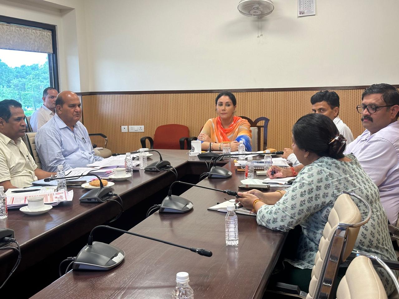 आंगनबाड़ी केंद्रों में बच्चों को 3 बार दूध उपलब्ध कराने के आदेश…