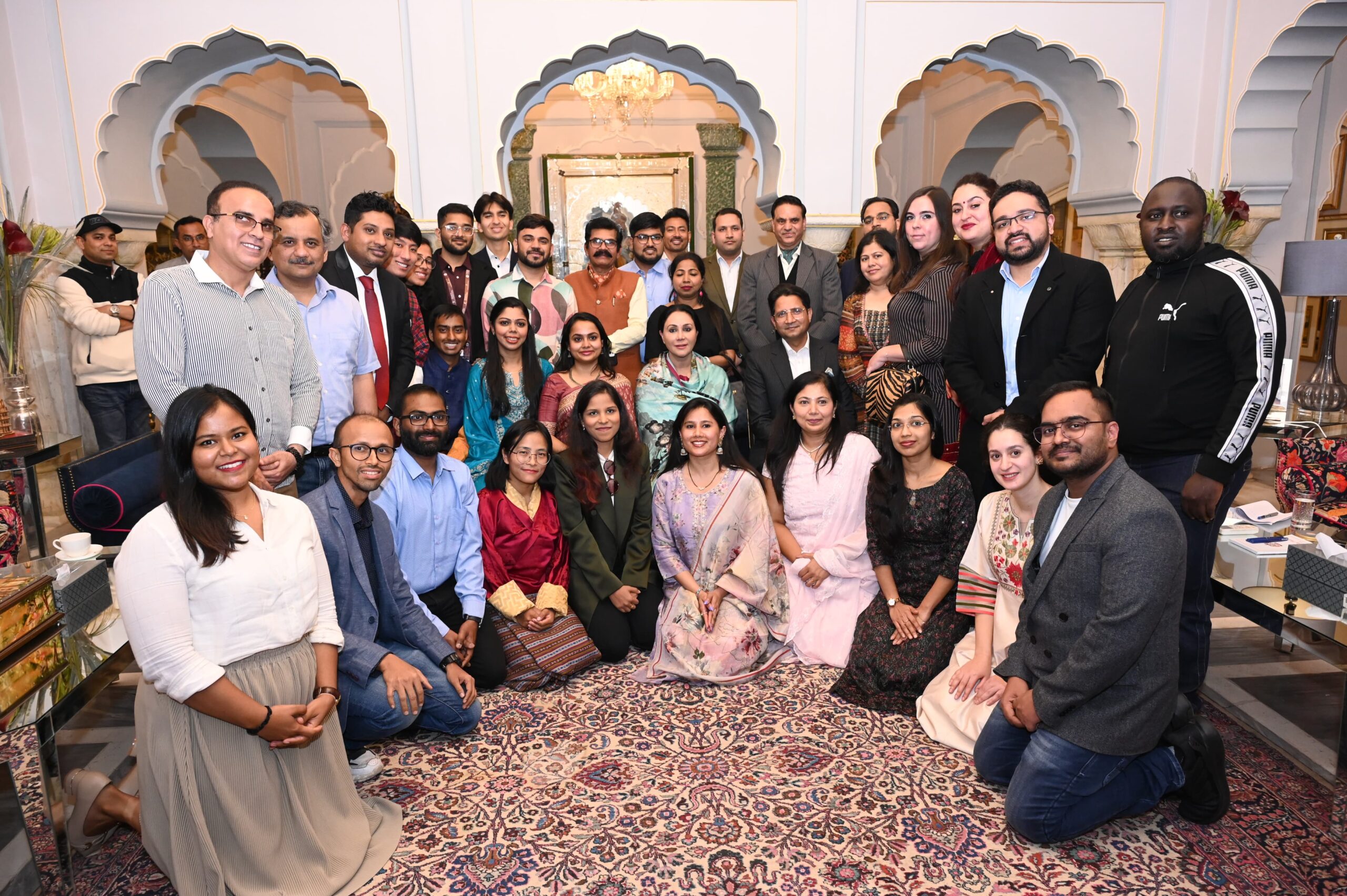 23 देशों के 30 प्रवासी भारतीयों के प्रतिनिधिमंडल ने दिया कुमारी से की शिष्टाचार भेंट… 23 देशों के 30 प्रवासी भारतीयों के प्रतिनिधिमंडल ने दिया कुमारी से की शिष्टाचार भेंट…