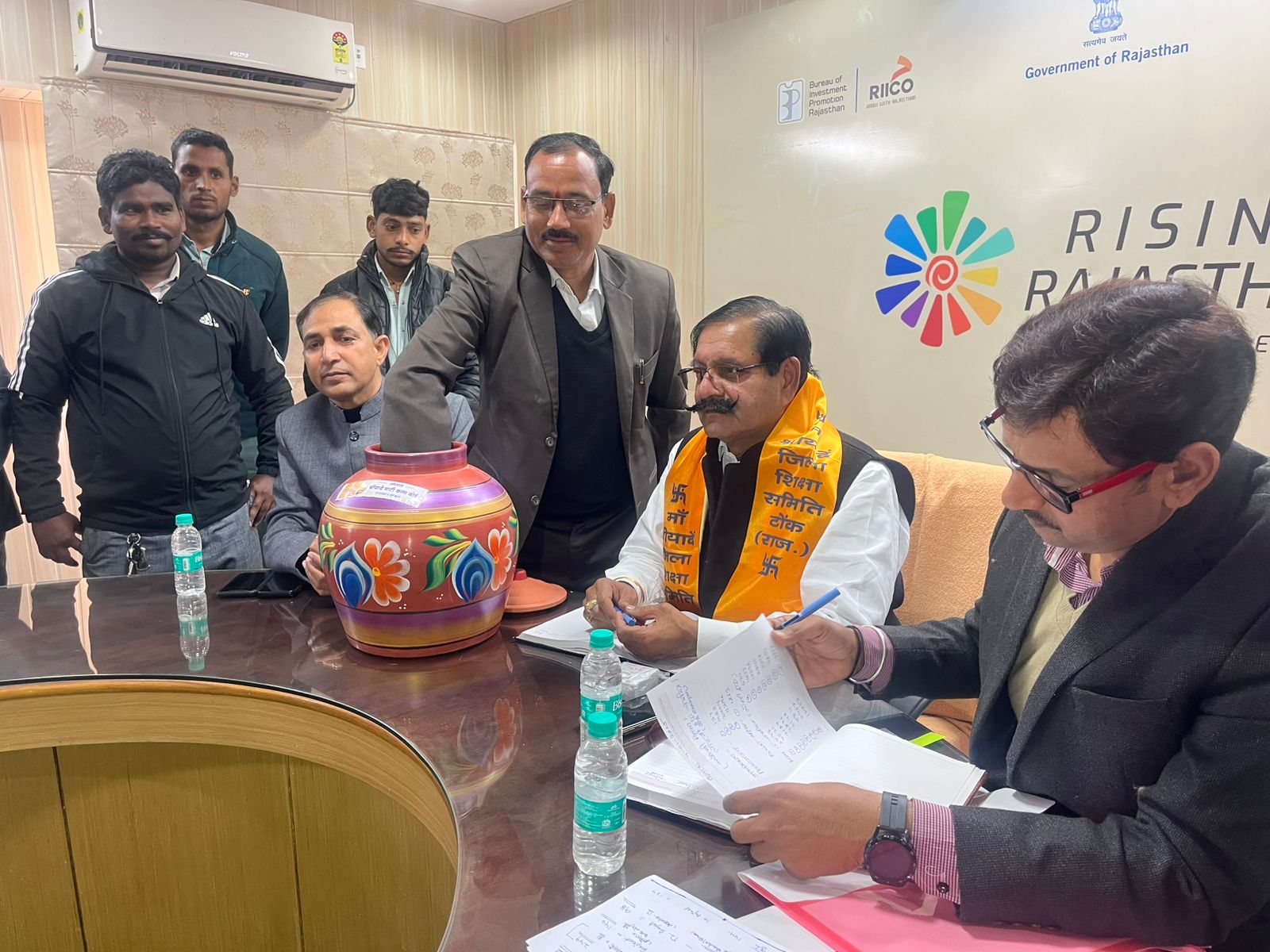 मिट्टी कामगारों के चयन के लिए माटी कला बोर्ड ने निकाली लॉटरी