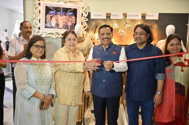"Dhaga Couture 2025" - A Fashion Exhibition of Tradition, Talent and Changekamla poddar roma poddar Abhishek poddar Dhaga culture