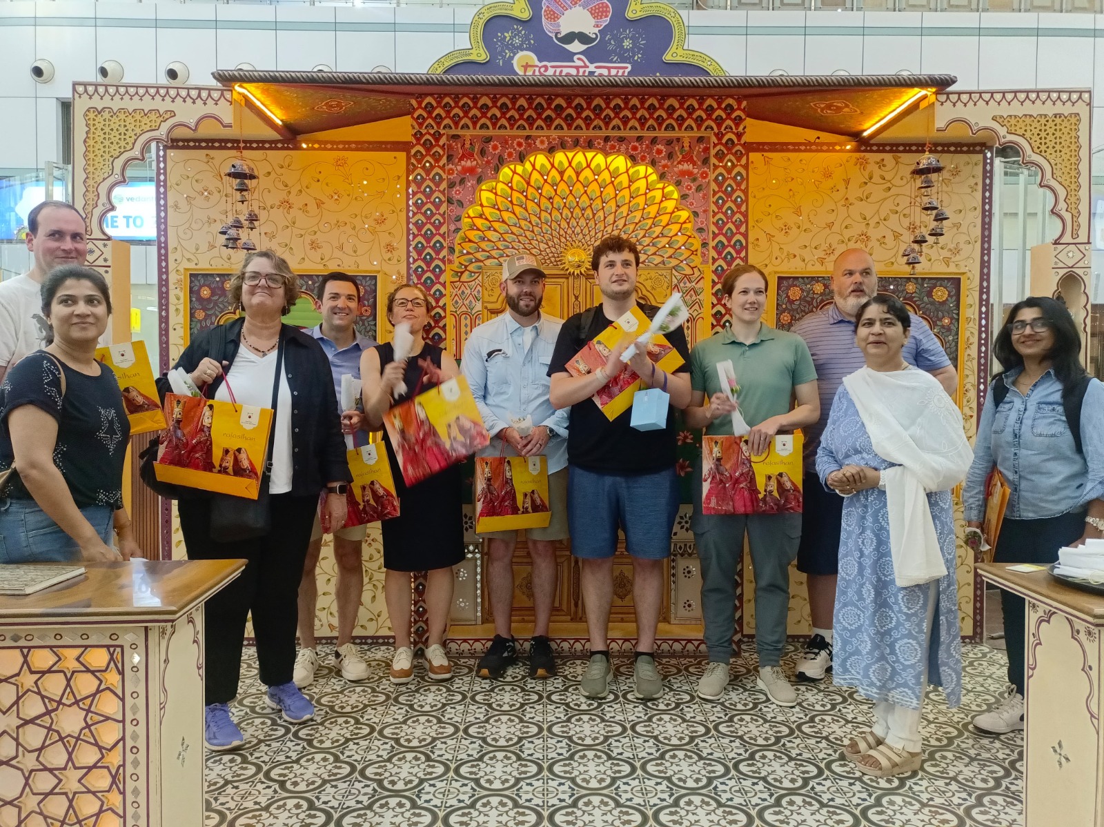 लेक सिटी पहुंचा अमरीकी कांग्रेस का प्रतिनिधिमण्डल, निहारेंगे शहर की सुन्दरता लेक सिटी पहुंचा अमरीकी कांग्रेस का प्रतिनिधिमण्डल, निहारेंगे शहर की सुन्दरता