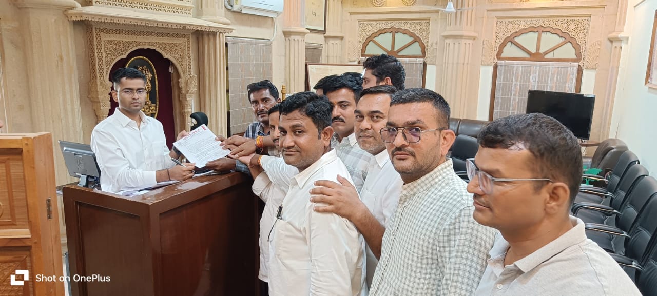 पत्रकारों पर हमला, IFWJ जैसलमेर ने मुख्यमंत्री के नाम कलेक्टर को सौंपा ज्ञापन पत्रकारों पर हमला, IFWJ जैसलमेर ने मुख्यमंत्री के नाम कलेक्टर को सौंपा ज्ञापन