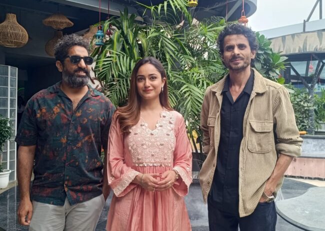 Ashram webseries fame Tridha Choudhary, Vikram Kochar's big disclosure in Jaipur, in front of media on promotion of So-Long Valley film... Solong Valley director Man Singh