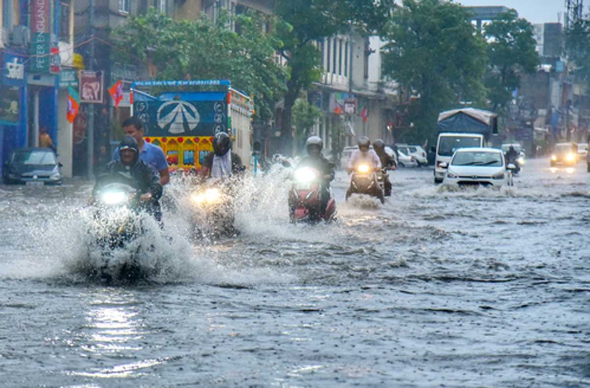 जयपुर में एक घंटे की मूसलाधार बारिश से शहर जलमग्न, ट्रैफिक जाम और जलभराव से जनजीवन प्रभावित