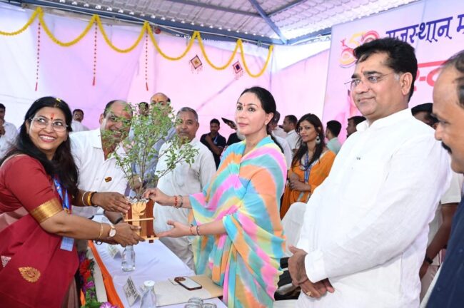 Deputy Chief Minister Diya Kumari spent intimate moments with Divyang children in Ajmer, set an example of inclusion in society