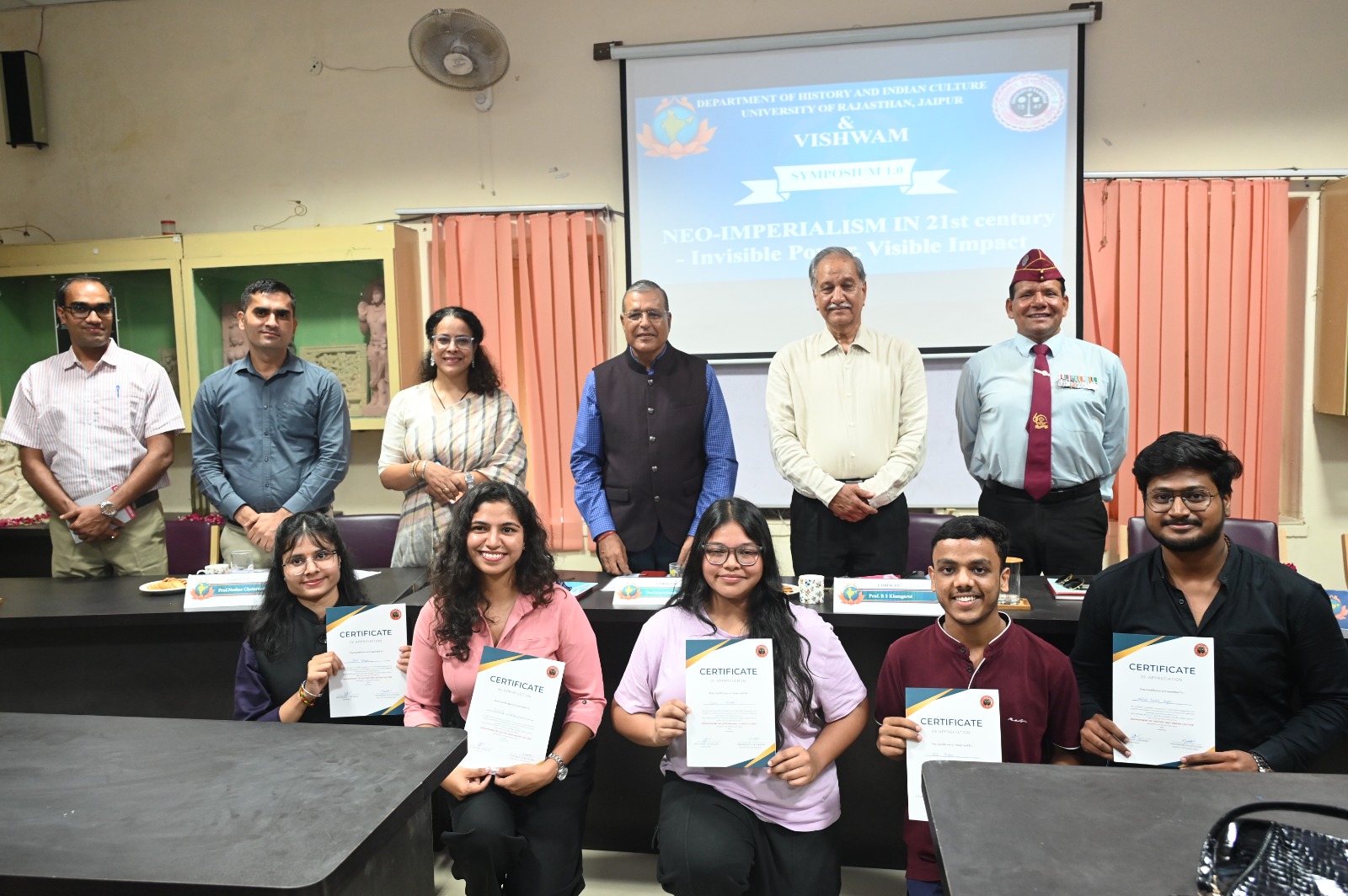 सिम्पोजियम में उठी नवसाम्राज्यवाद के खिलाफ आवाज: डिजिटल दौर में नवाचार से मुकाबले का संदेश