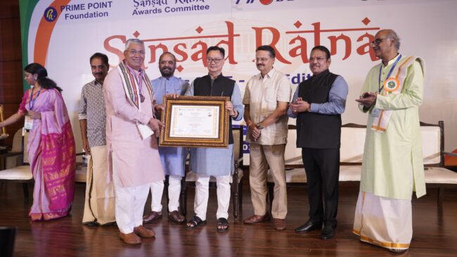 Rajasthan is proud: Madan Rathore and P.P. Choudhary received the prestigious "MP Ratna Award"