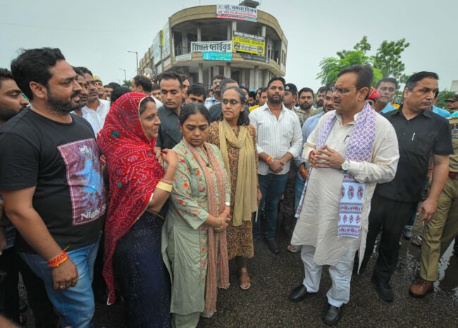 If not roads, then ‘fill the potholes’ – people appeal to CM Bhajanlal Sharma at Kesar Square