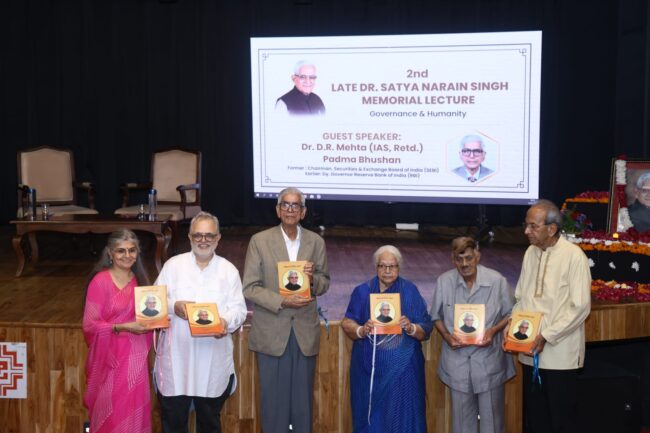 Dr Punita Singh, Dr Ripunjay, Padma Bhushan Dr DR Mehta, Nirmala Singh, wife of late Satyanarayan Singh, releasing the book and website in the second late Dr Satyanarayan Singh Memorial Lecture series.