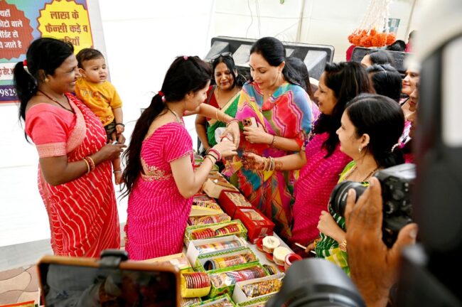 Deputy Chief Minister Diya Kumari reached 'Swayam Siddha Rakhi Teej Fair', praised small industries