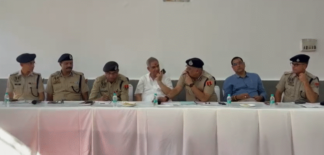 गणेश महोत्सव में सुरक्षा और व्यवस्था को लेकर पुलिस कमिश्नर बीजू जॉर्ज ने ली बैठक 