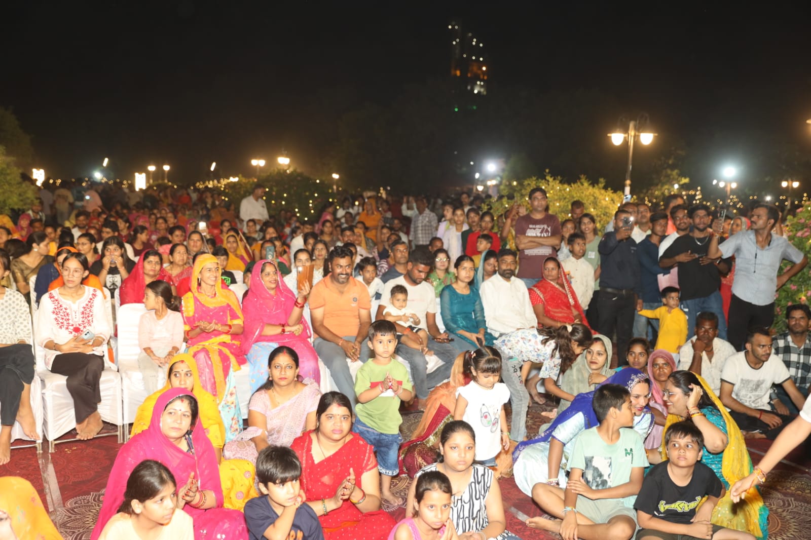 जेके सीमेंट निम्बाहेड़ा श्री राधा कृष्ण मंदिर जन्माष्टमी पर्व में शामिल प्लांट परिवार के लोग