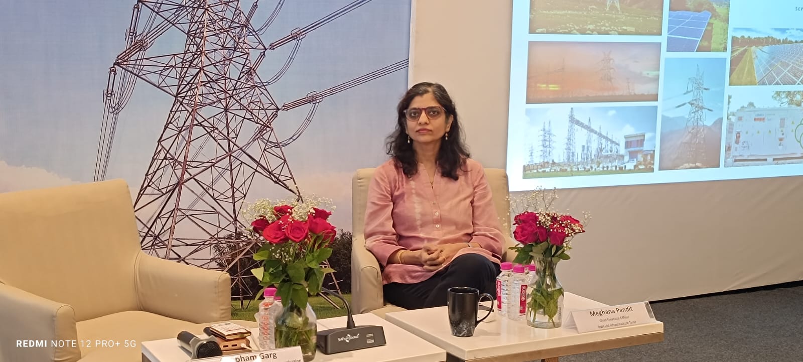 मेघना पंडित, चीफ फ़ाइनेंशियल ऑफिसर, इंडीग्रिड, एवं शुभम गर्ग 