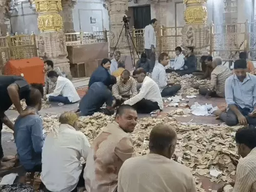 सांवलिया सेठ मंदिर के गुल्लक में निकला 28 करोड़ का चढ़ावा...1835ग्राम सोना, 143किलो चांदी भी 