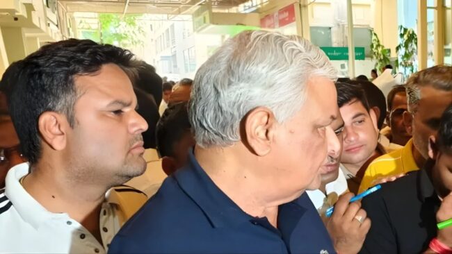जयपुर के दुर्लभजी अस्पताल में शव को लेकर हंगामा: पहले पैसे, फिर बॉडी, मंत्री किरोड़ीलाल मीणा बोले- "शव के साथ खिलवाड़"