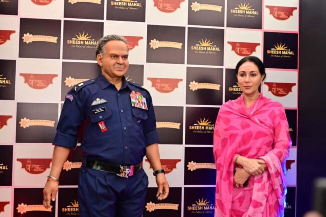 नाहरगढ़ के जयपुर वैक्स म्यूज़ियम में ब्रिगेडियर सवाई भवानी सिंह की वैक्स प्रतिमा का भव्य अनावरण