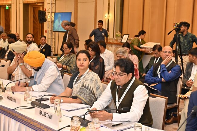 पर्यटन मंत्रालय की ओर से आयोजित राष्ट्रीय कांफ्रेन्स में राजेश यादव और रुक्मणि रियाड़।