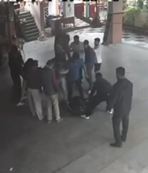 आलोक स्कूल पंचवटी, छात्रा से छेड़छाड़