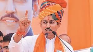 मंत्री कर्नल राज्यवर्धन राठौड़