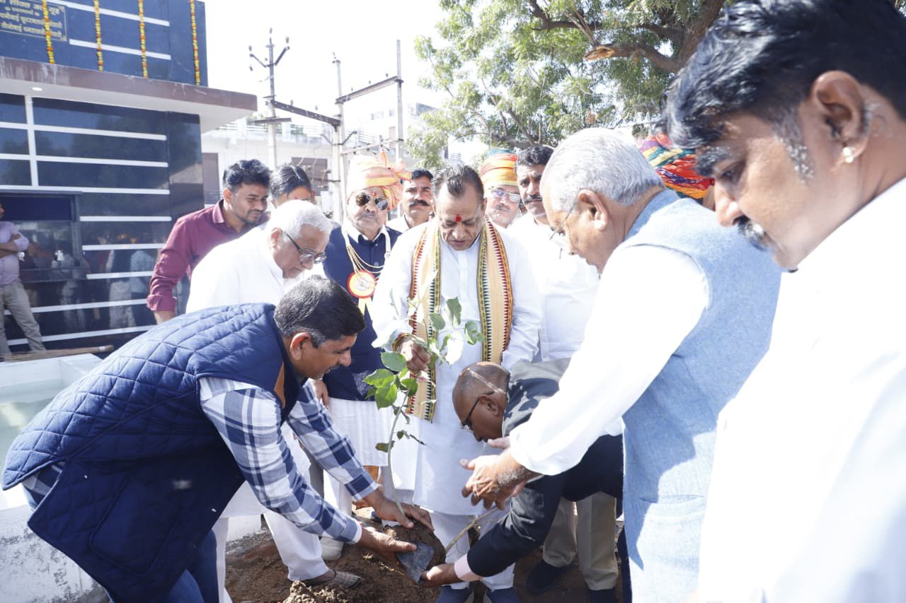 मंत्री जोराराम ने किया कोसेलाव में प्रथम श्रेणी पशु चिकित्सालय का लोकार्पण
