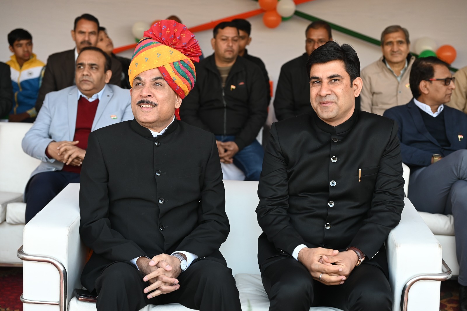 उद्योग विभाग में सचिव शिखर अग्रवाल ने फहराया तिरंग