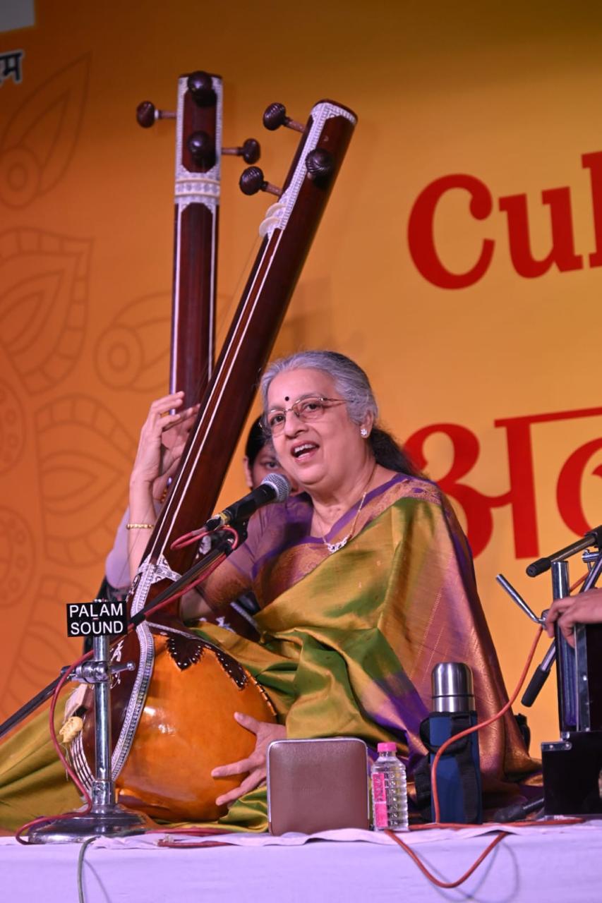 प्रख्यात शास्त्रीय गायिका डॉ. अश्विनी भिड़े-देशपांडे