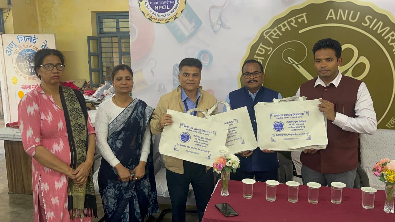 चित्तौड़गढ़ कलेक्टर का प्लास्टिक के खिलाफ बड़ा अभियान, कपड़े के बैग चलाएंगे 