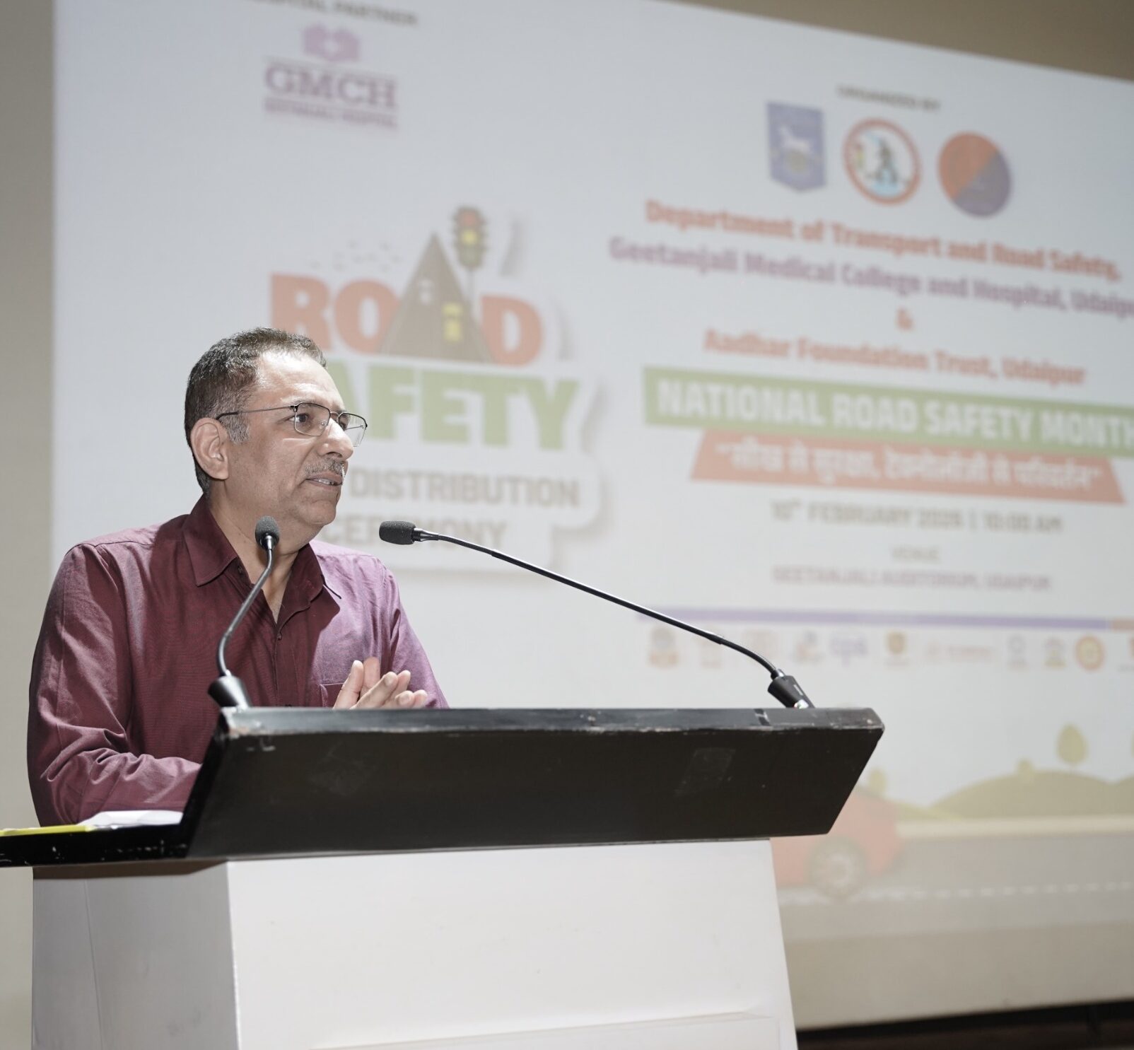 गीतांजली मेडिकल कॉलेज,उदयपुर के सीईओ ऋषि कपूर संबोधित करते हुए।