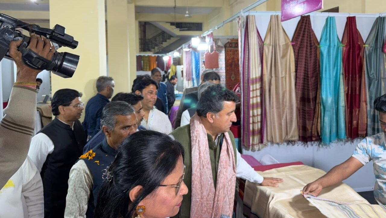 देशभर के बुनकरों को मिला राष्ट्रीय मंच, जयपुर में हरकरघा एक्सपो 2.O शुरु