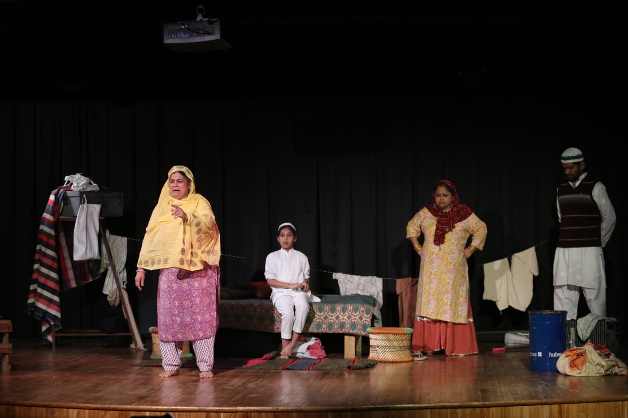 ‘दो अकेली’: स्त्री संवेदना और संबल की सजीव कहानी4