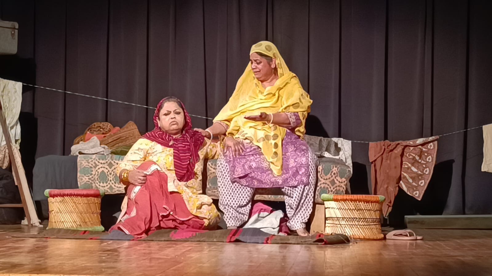 ‘दो अकेली’: स्त्री संवेदना और संबल की सजीव कहानी1