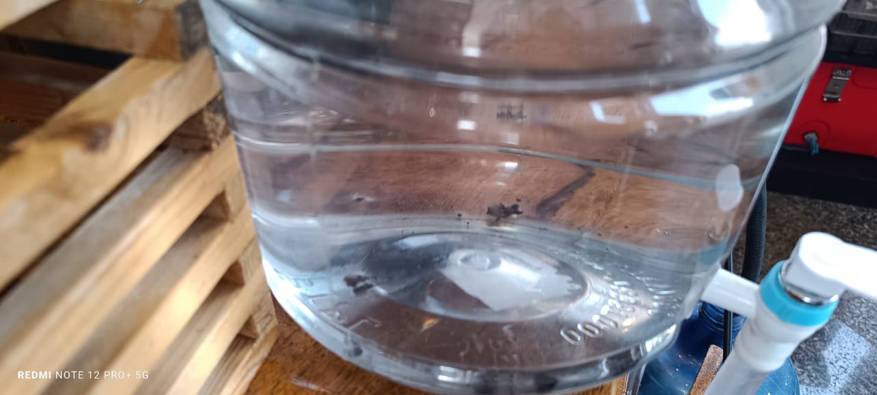 नोवोटेल होटल कॉफी में गंदा पानी