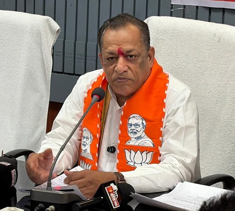 पाली में केंद्रीय बजट पर अपनी प्रतिक्रिया प्रेस के साथ साझा करते हुए मंत्री जोराराम कुमावत।