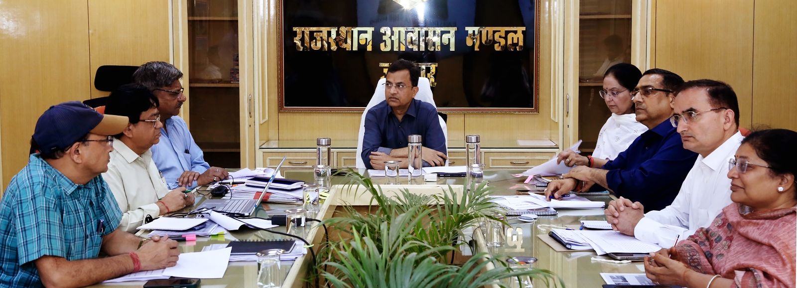 RHB की बड़ी समीक्षा बैठक: अध्यक्ष का समयबद्ध कार्य और नई आवासीय योजनाओं पर फोकस