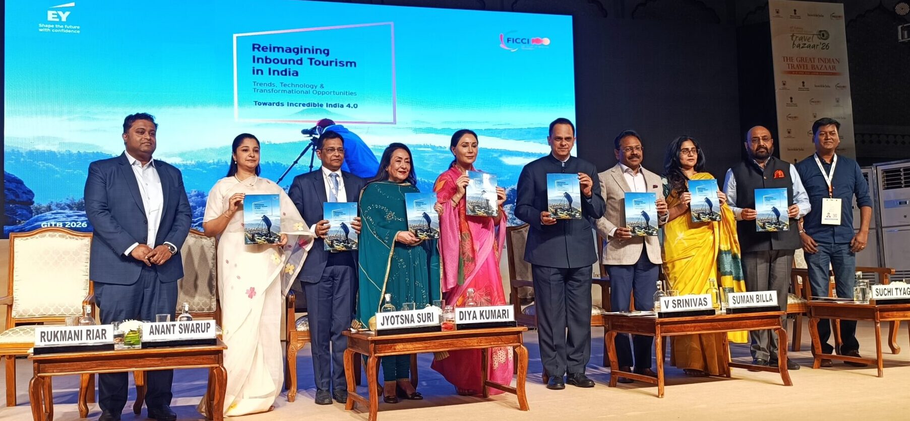 'रीइमेजनिंग इनबाउंड टूरिज्म इन इंडिया - ट्रैंड्स, टेक्नोलॉजी एंड ट्रांस्फॉर्मेशनल अपॉर्च्यूनिटीज टूवर्ड्स इन्क्रेडिबल इंडिया 4.0' थीम पर फिक्की-ईवाय नॉलेज पेपर का विमोचन