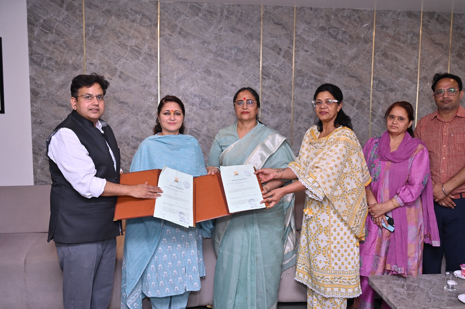 राजस्थान यूनिवर्सिटी में खुलेगा सरस पार्लर: सरस-RU में हुआ MOU, स्टूडेंट्स को मिलेंगे शुद्ध डेयरी उत्पाद