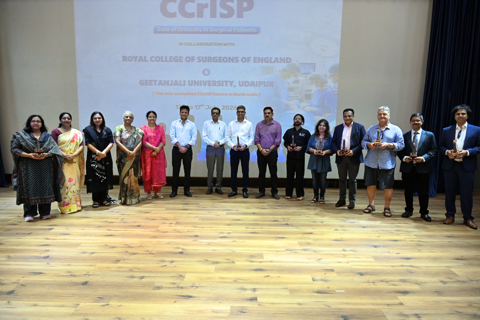 रॉयल कॉलेज ऑफ सर्जन्स ऑफ इंग्लैंड के सहयोग से अंतरराष्ट्रीय CCrISP (Care of the Critically Ill Surgical Patient) कार्यक्रम