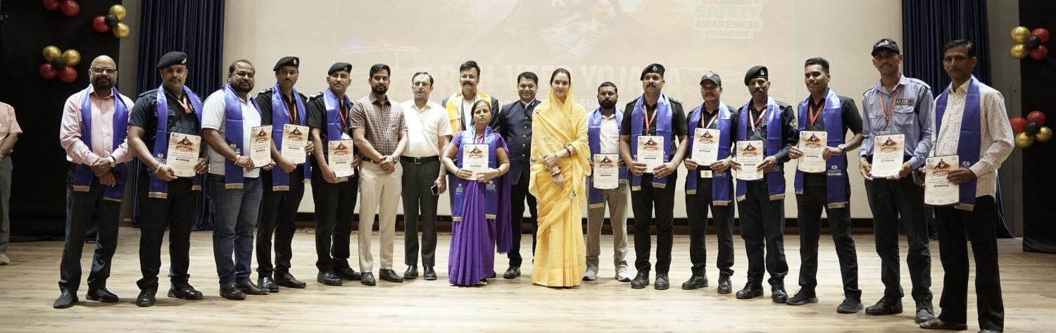 गीतांजली मेडिकल कॉलेज उदयपुर में 'रोड सेफ्टी सुपरहीरो' सम्मान...
