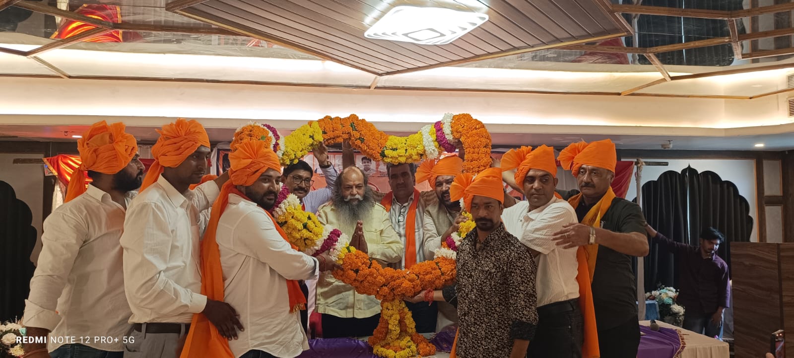 जयपुर में करणी सेना के सूरजपाल अम्मू की सरकार को चेतावनी, यूजीसी मुद्दे पर हलफनामा दाखिल करने की मांग...!